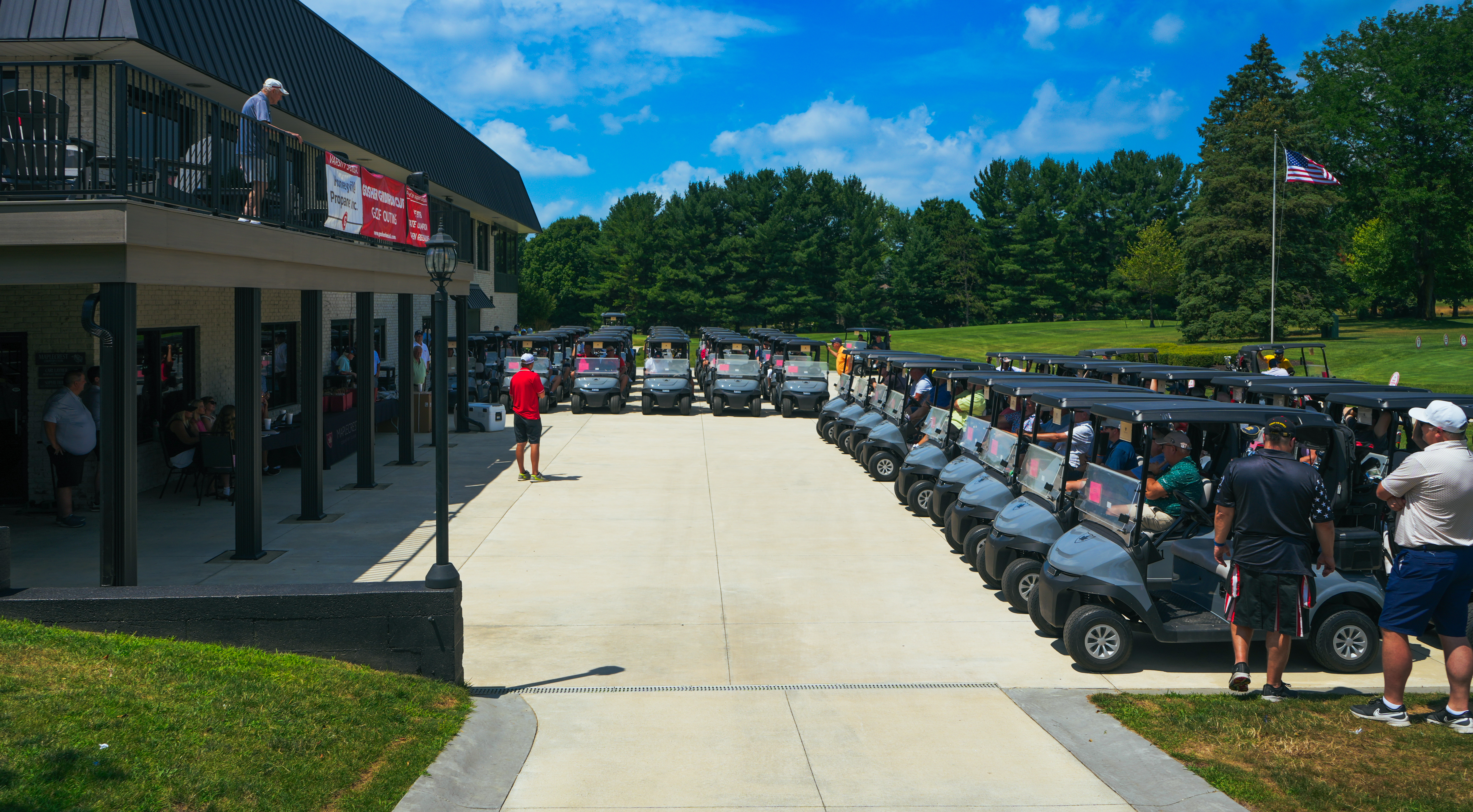 photo of golfers at the 2025 Gridiron golf outing